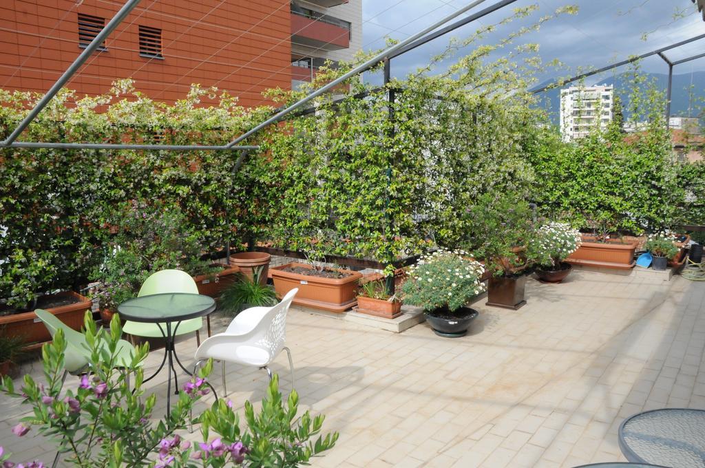 Hotel Serenity Тирана Екстер'єр фото