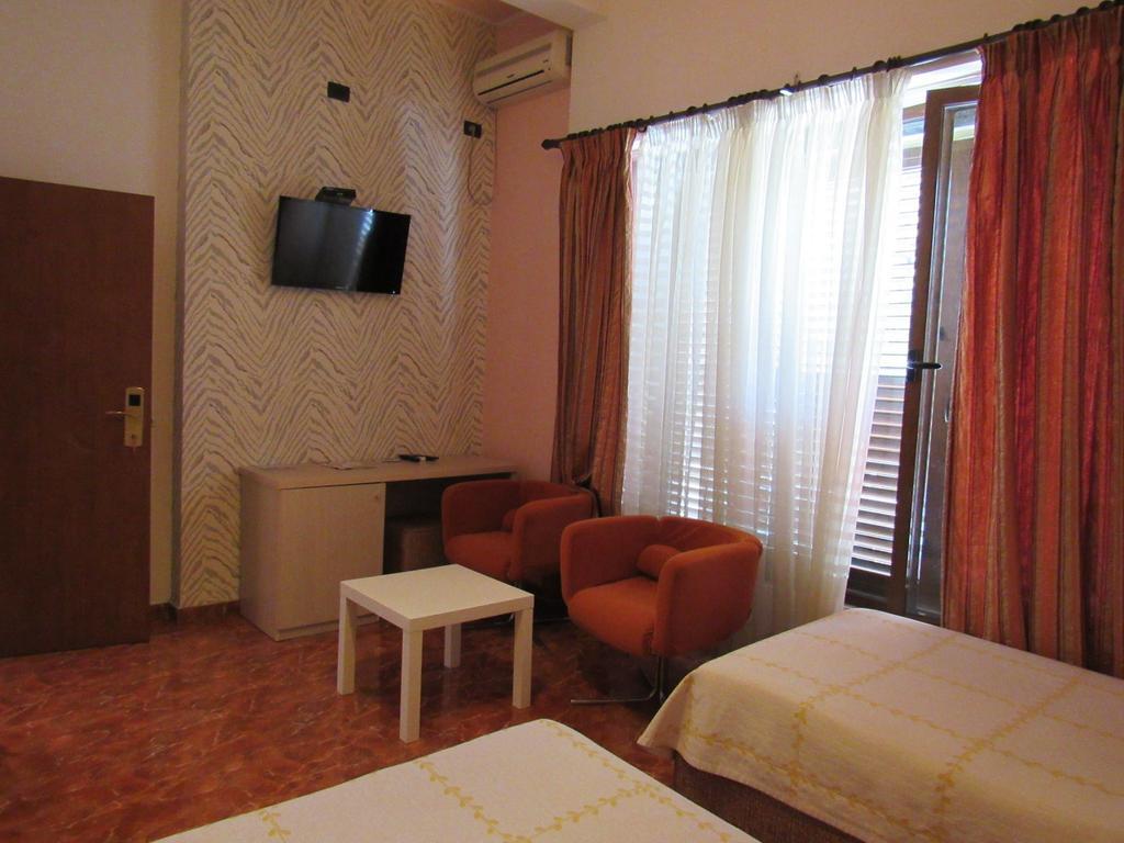 Hotel Serenity Тирана Екстер'єр фото